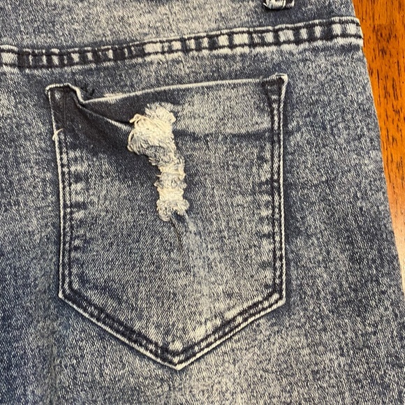 Bamboo distressed‎ stonewashed skinny jeans. 80’s style!!!! - Picture 12 of 16